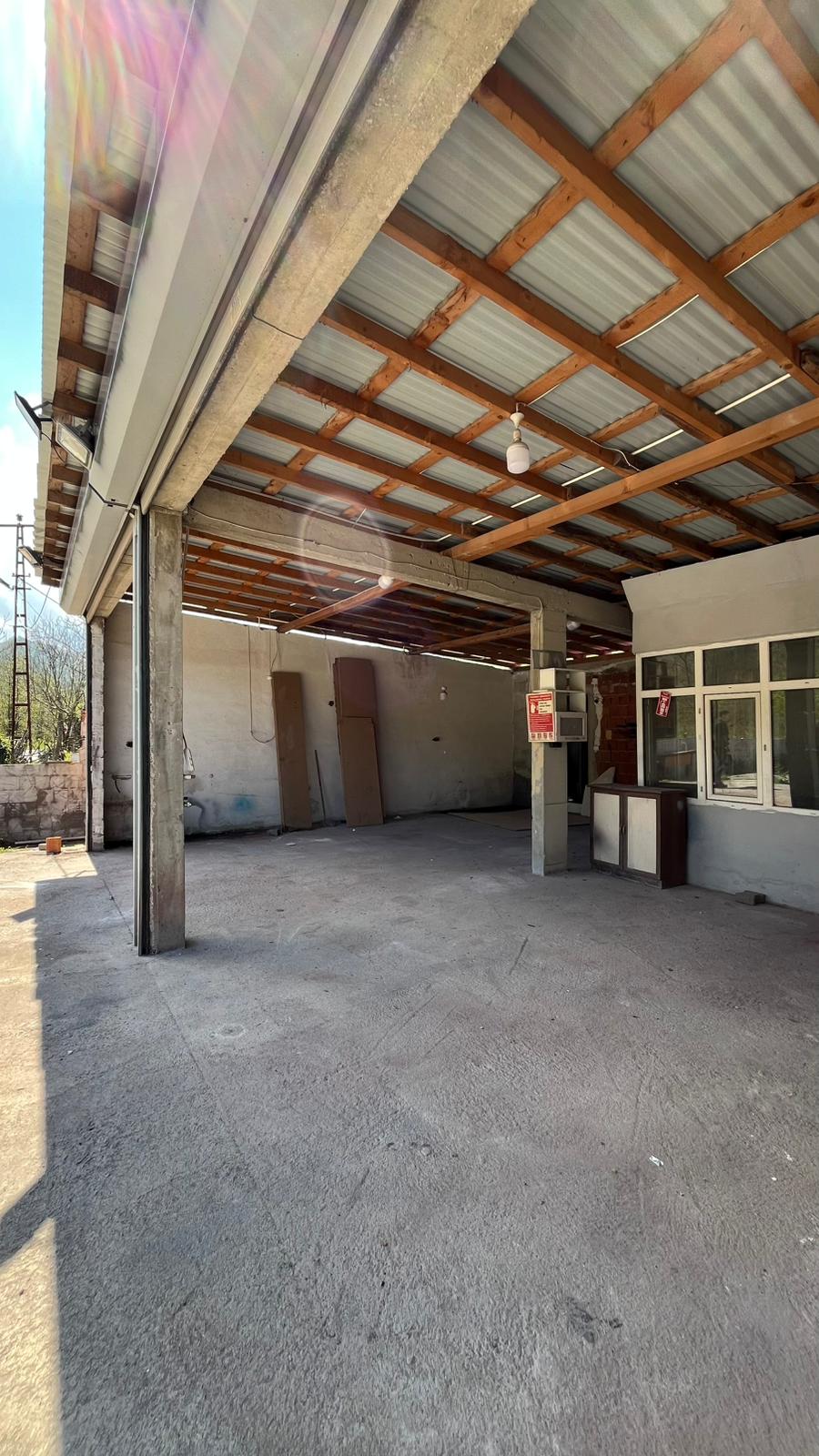 MABEL'DEN 1 DÖNÜM ARSA İÇİNDE ANAYOLA CEPHE KİRALIK DÜKKAN